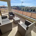 L'azalea - A Due Passi Da Numana Con Grande Terrazzo E Piscina Condominiale Stagionale Διαμέρισμα Sirolo