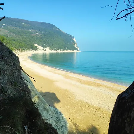 Apartmán L'azalea - A Due Passi Da Numana Con Grande Terrazzo E Piscina Condominiale Stagionale Sirolo