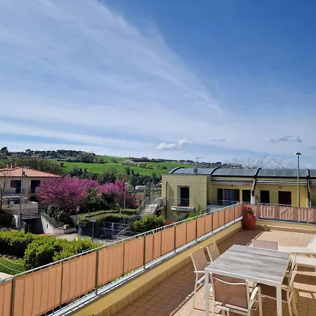 L'azalea - A Due Passi Da Numana Con Grande Terrazzo E Piscina Condominiale Stagionale * Сироло