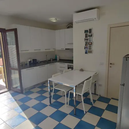 L'azalea - A Due Passi Da Numana Con Grande Terrazzo E Piscina Condominiale Stagionale Sirolo