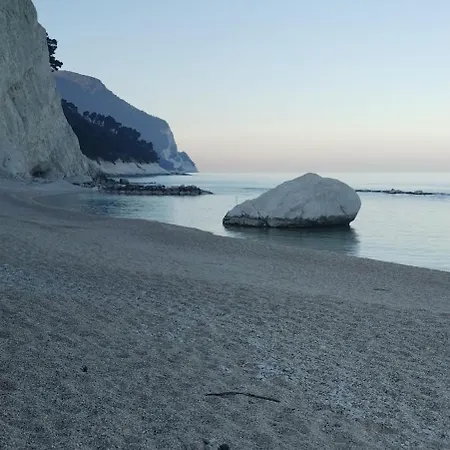 Apartmán L'azalea - A Due Passi Da Numana Con Grande Terrazzo E Piscina Condominiale Stagionale